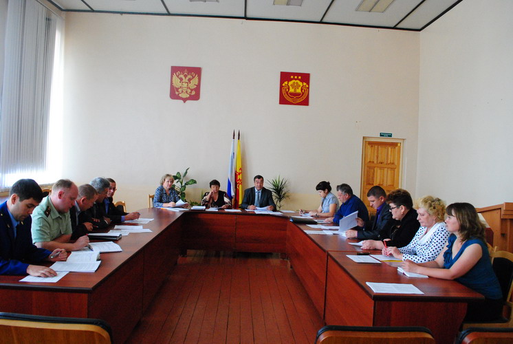 08:30 Шемуршинский район: на совместном заседании комиссий обсуждены важные вопросы